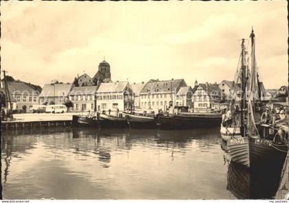 Wolgast Mecklenburg-Vorpommern Hafenpartie Fischkutter