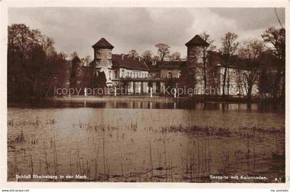 Rheinsberg Brandenburg Schloss Rheinsberg Seeseite mit Kolonnaden