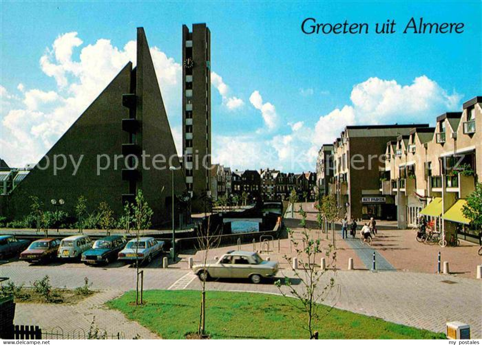 Almere Kerkgracht met Kerkcentrum Goede Rede Kirche