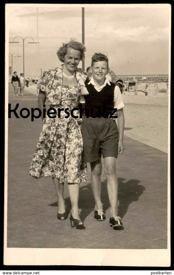 ALTE FOTO POSTKARTE GRÖMITZ JULI 1954 MUTTER & SOHN KIND Manfred Fritsch Komm - Komm mother Kleid Kette child cpa photo