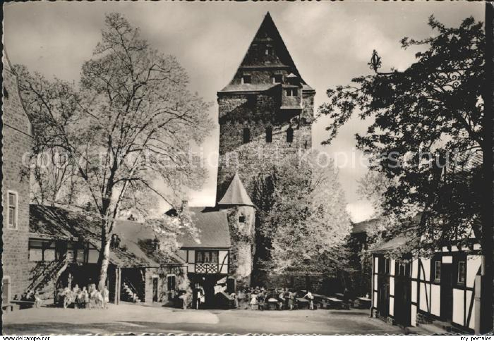Altena Lenne Burg Altena Burghof nach Sueden