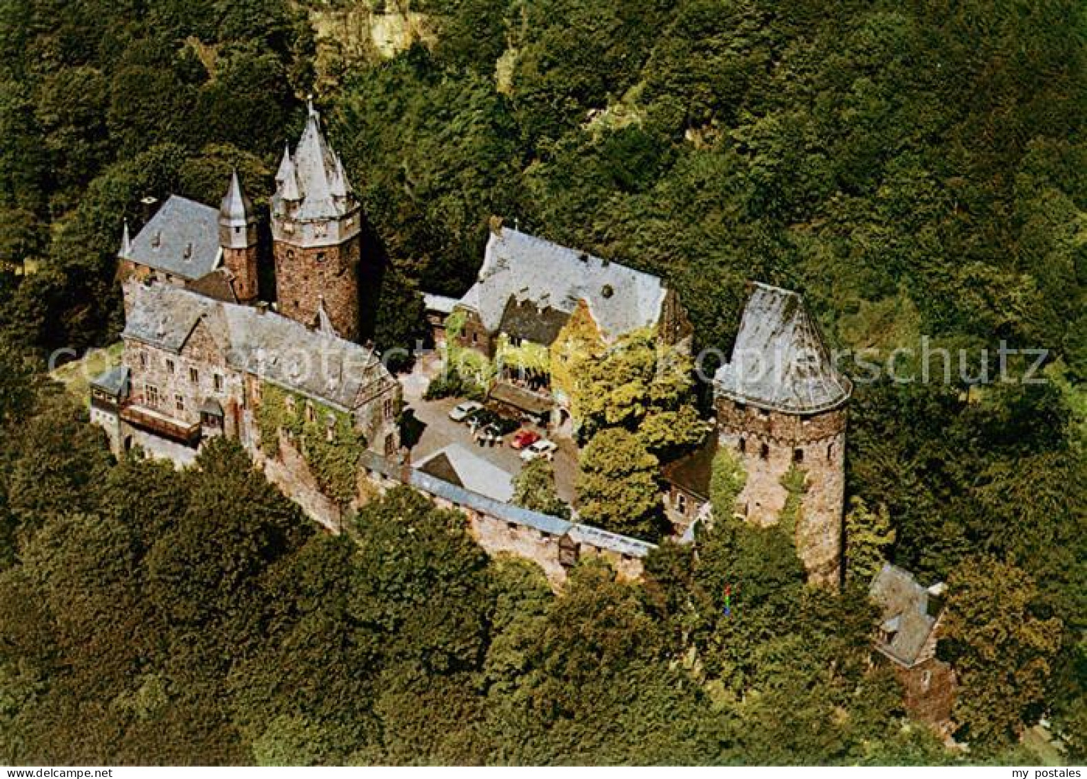 Altena Lenne Burg Altena Schmideeisenmuseum Draht und Jugendherbergsmuseum Flieg