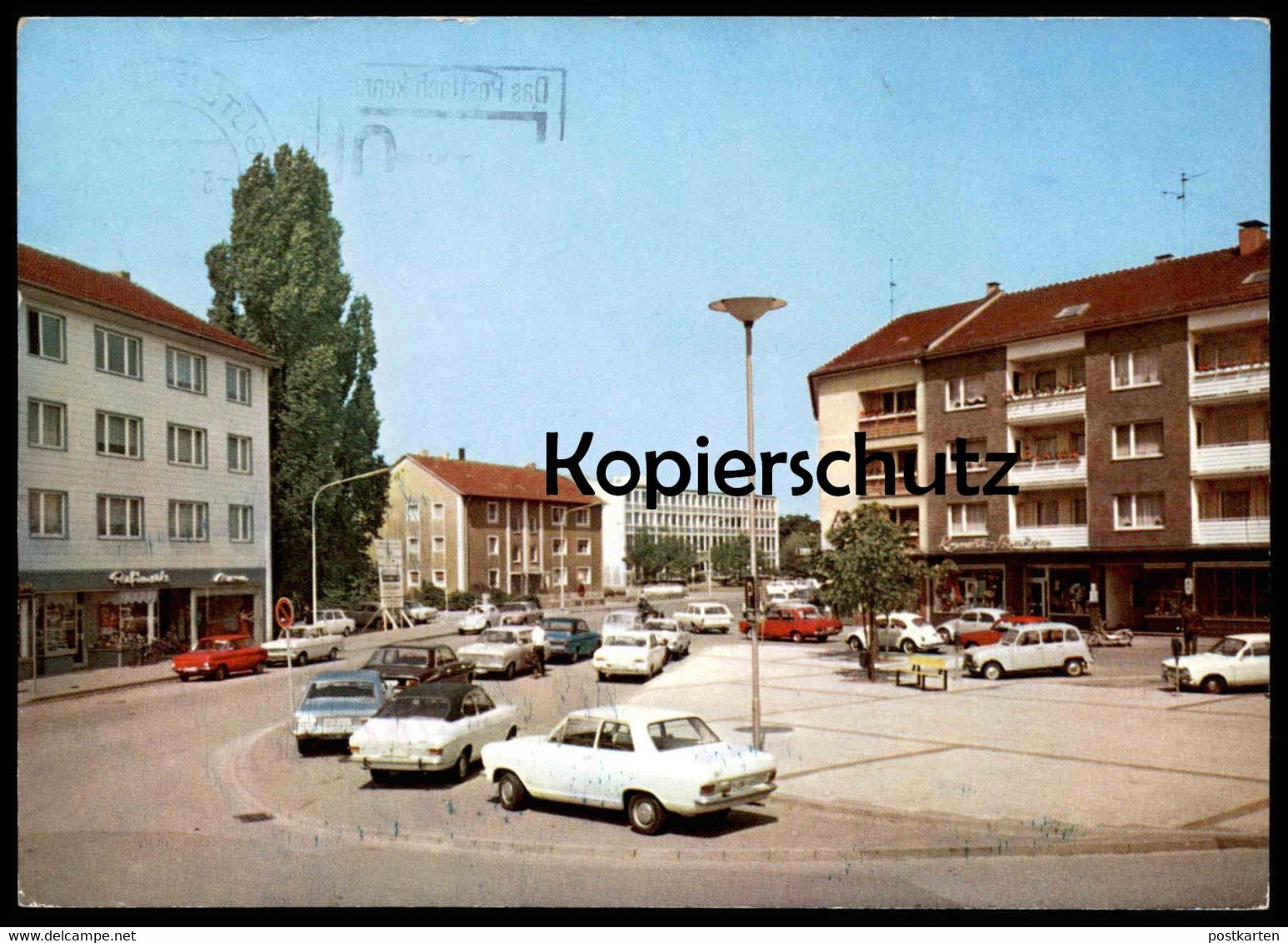 ÄLTERE POSTKARTE GÜTERSLOH BERLINER PLATZ MIT BLICK ZUM AMTSGERICHT Opel Renault R4 Ford Auto car AK Ansichtskarte