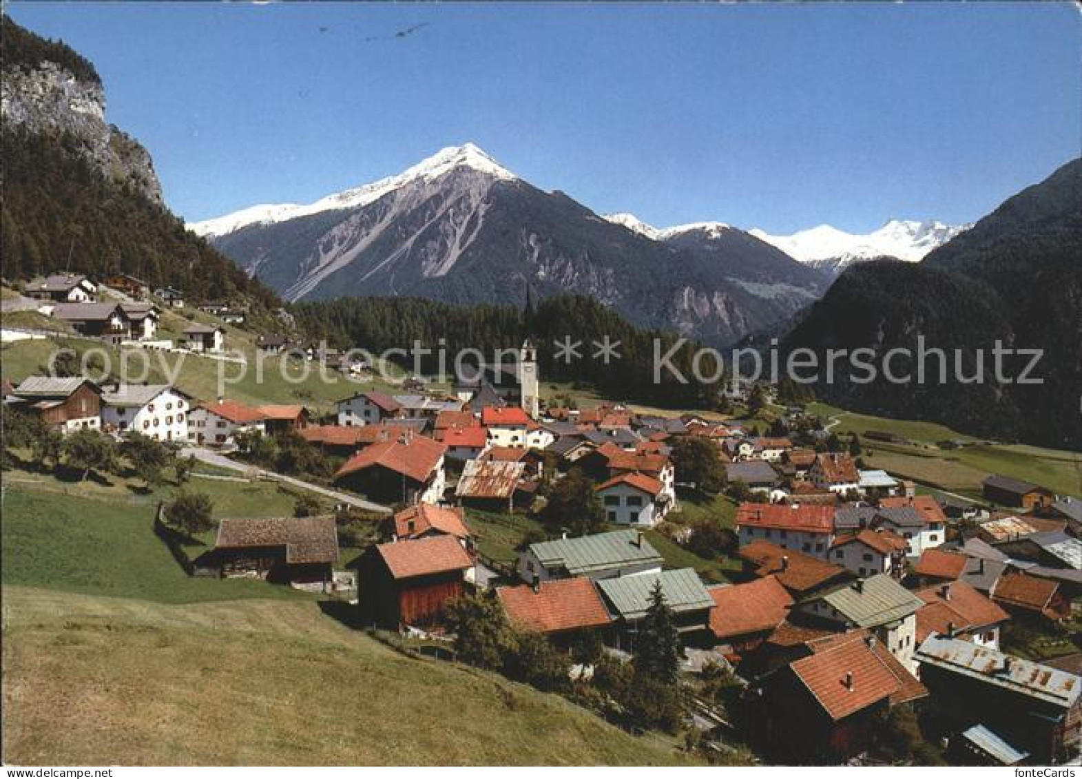 Alvaneu Dorf mit Muchetta Albulatal