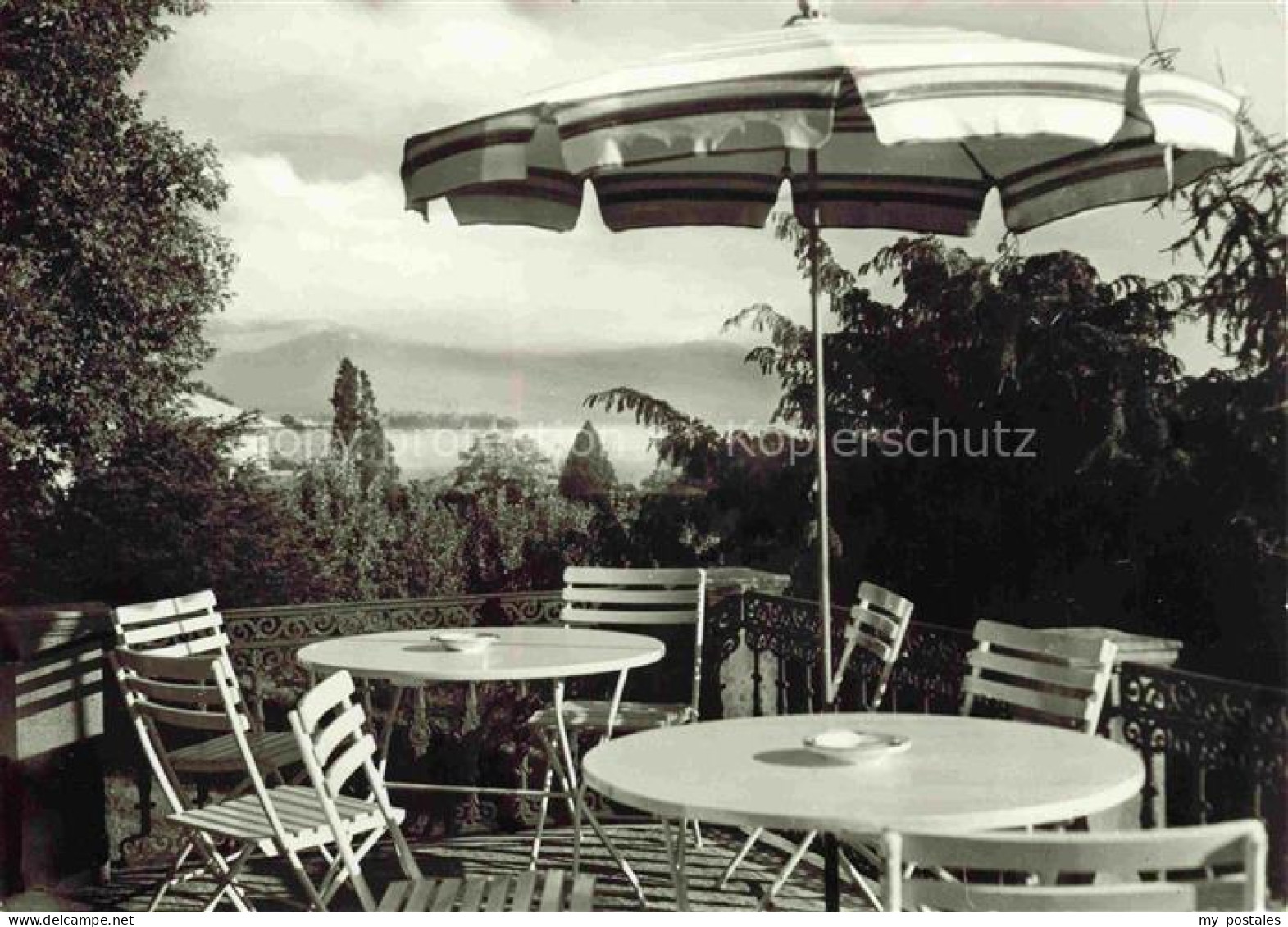 Alwind Schloss LINDAU Bodensee Bayern Terrasse Sonnenschirm Bodensee Schlossgart