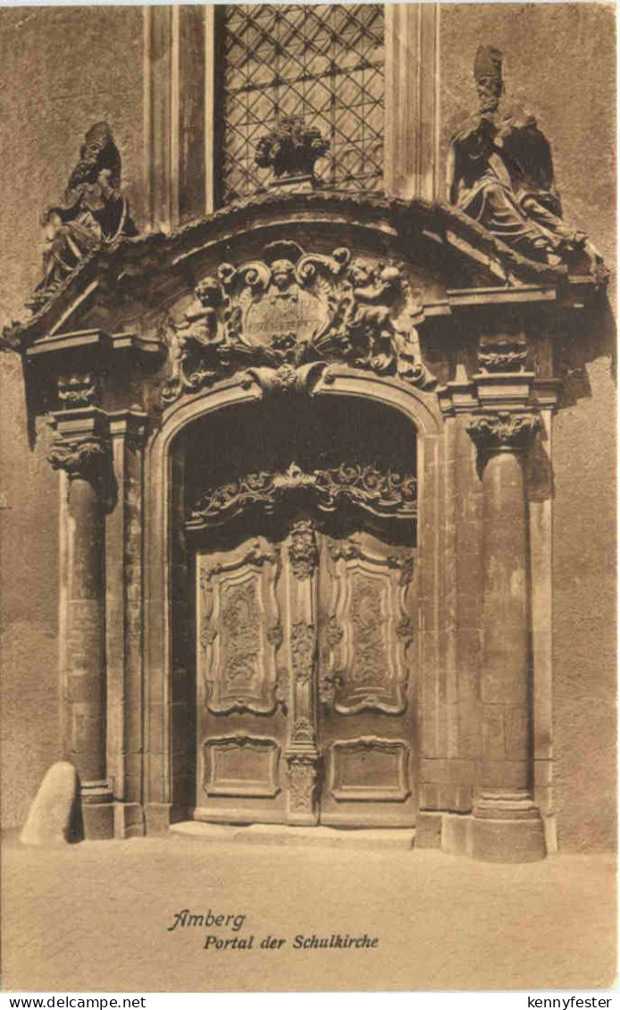 Amberg, Portal der Schulkirche
