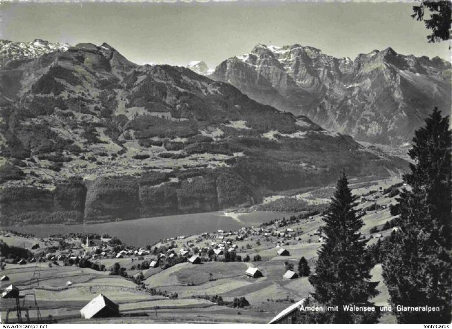 Amden Walensee SG mit Walensee und Glarneralpen
