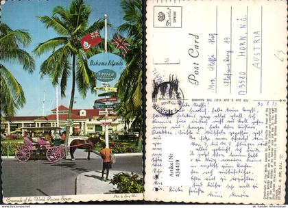 434410,Bahamas Bahama Islands Nassau Rawson Square Crossroads of the world Kutsche