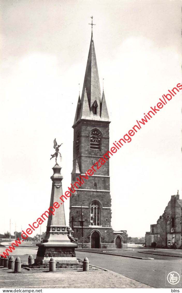 Ancienne église et Monument aux Morts - Saint-Ghislain