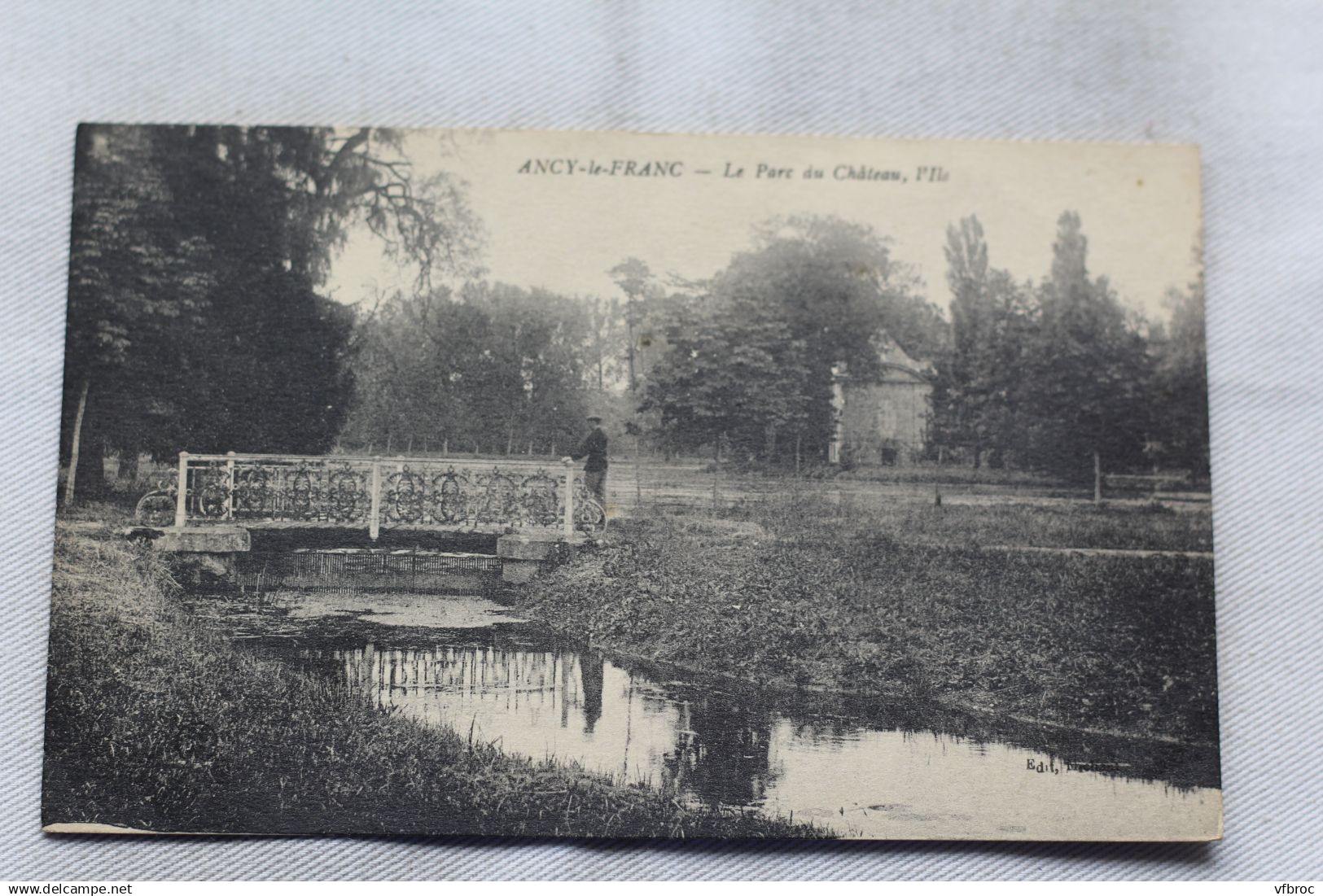 Ancy le Franc, le parc du château, Yonne 89