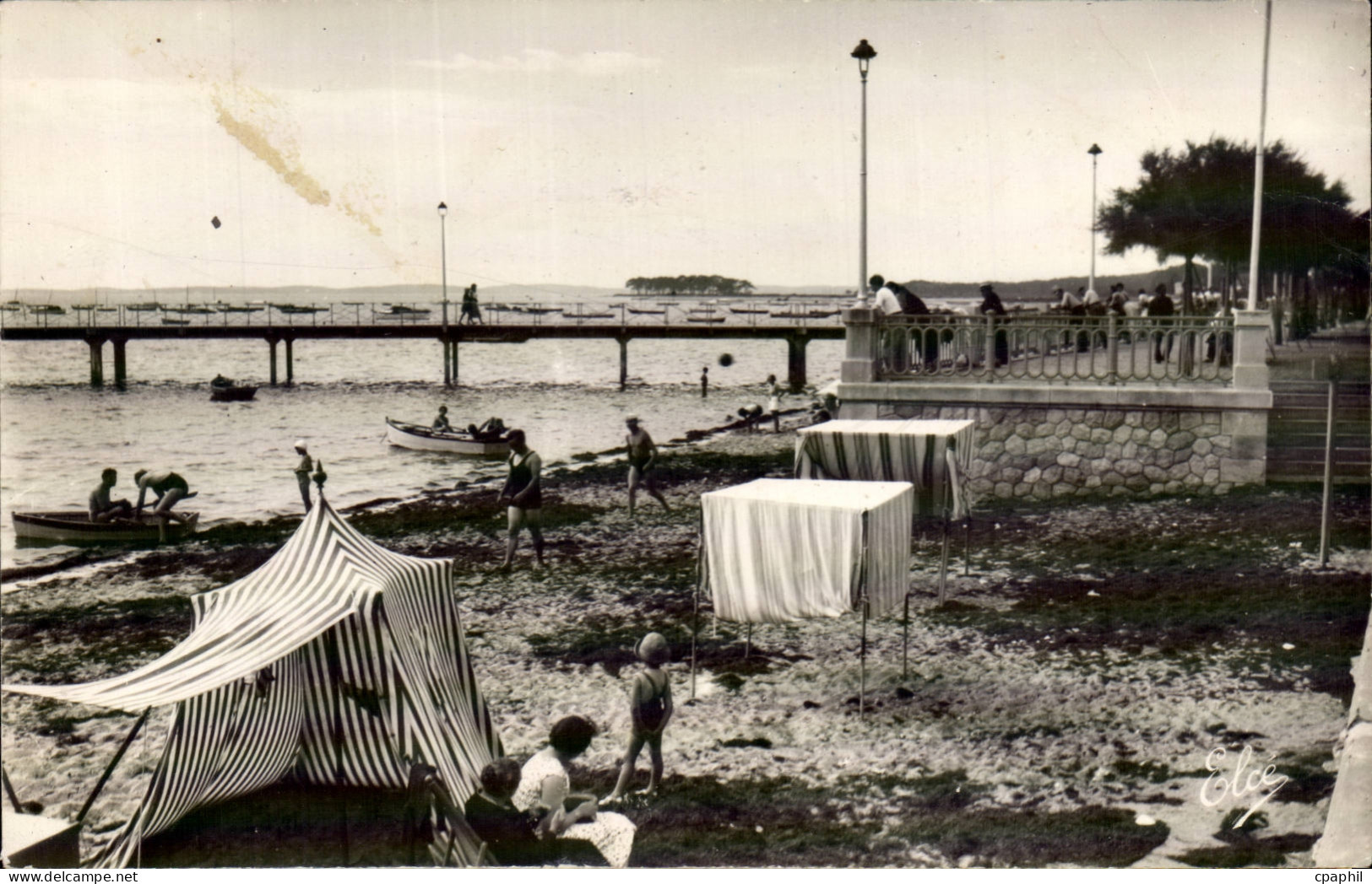 Andernos les Bains CPM Bassin d'Arcachon Promenade et jetee