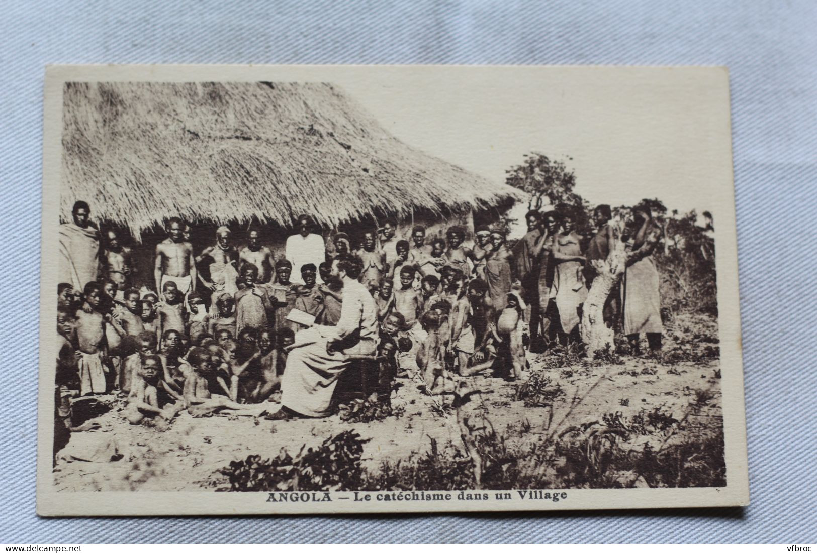Angola, le catéchisme dans un village