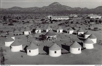 ANGOLA - A native village - Publ. Direcçao dos Serviços de Economica