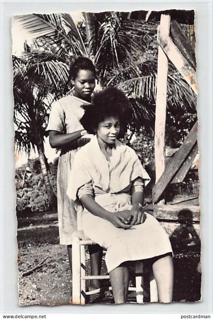 Haiti - The hairdresser - Ed. Missions Monfortaines 4