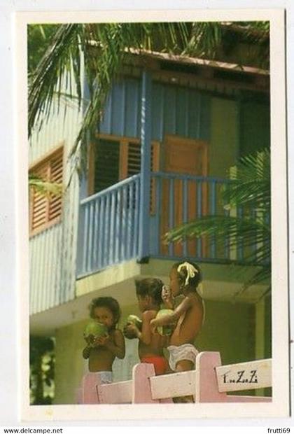 AK 046768 DOMINICAN REPUBLIC - Dominican Little Girls