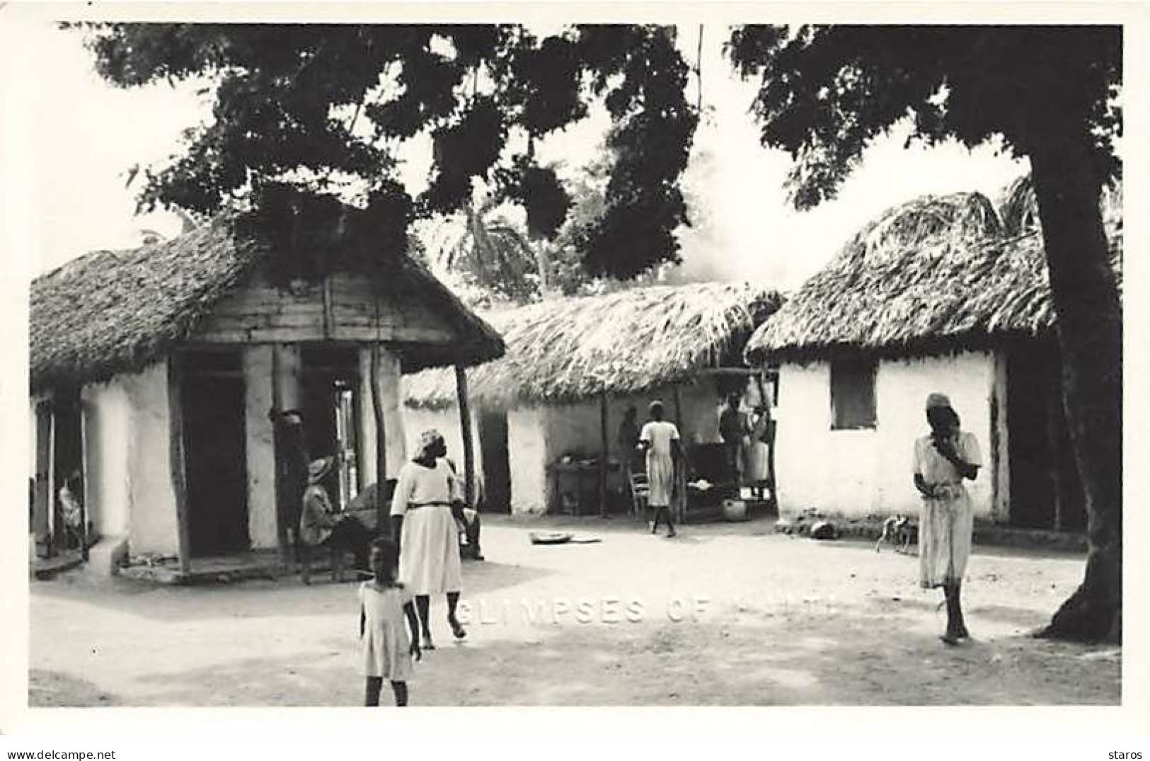 Antilles - HAÏTI - Glimpses of Haïti - Intérieur d'un village