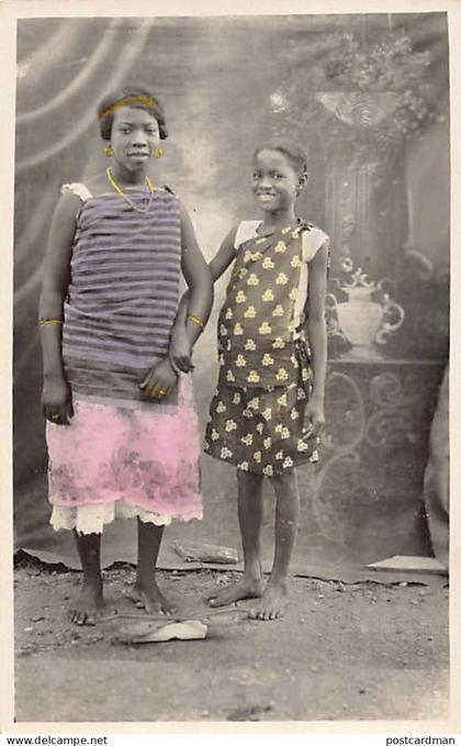 Dominica - ROSEAU - The latest fashion - Two types of Roseau - REAL PHOTO May 1925