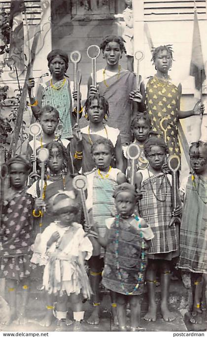 Dominica - ROSEAU - Children of the Catholic Mission - Here at the cannibals, they are terrible - REAL PHOTO May 1925