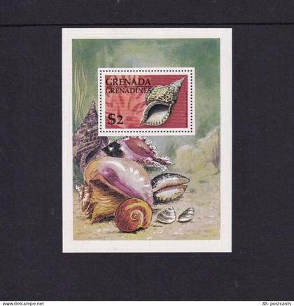 G015 Grenada Grenadines 1976 Shells minisheet MNH