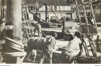 ILES VIERGES AMERIQUE  SAINT CROIX dechargement d'un Cargo