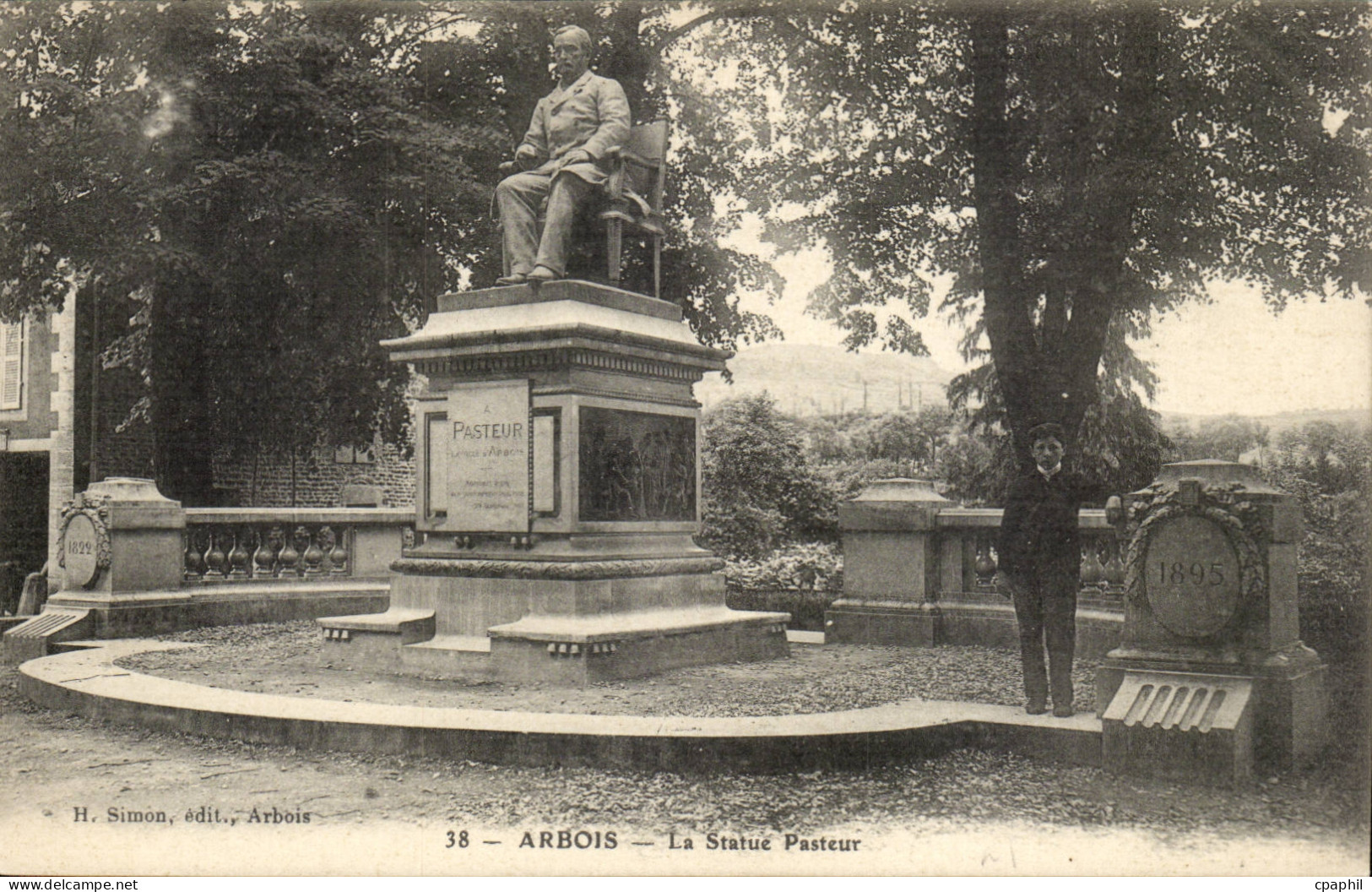 Arbois - La Statue Pasteur CPA