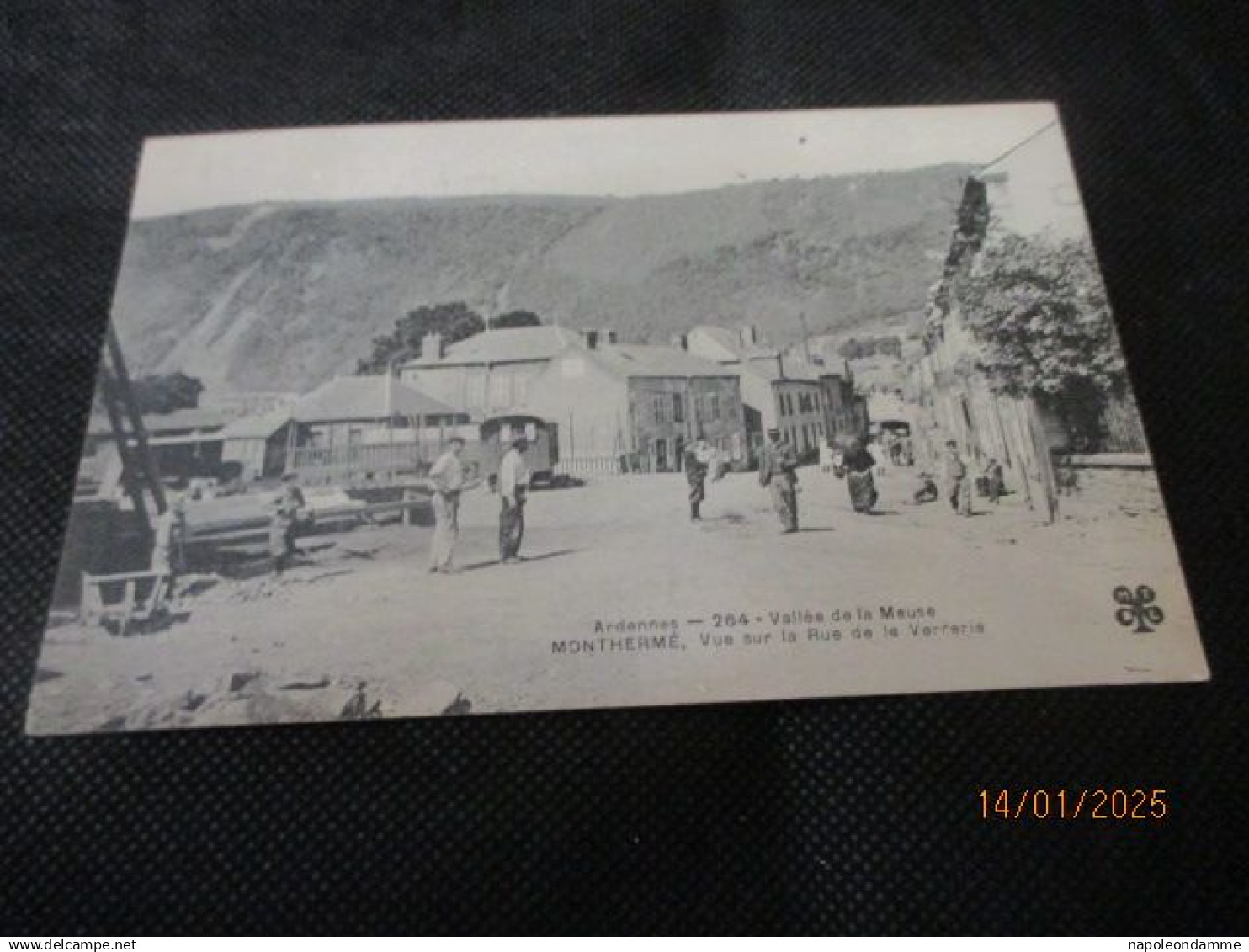 Ardennes, Vallee de la Meuse, Montherme Vue sur la Rue de la Verrerie