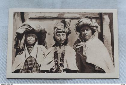 Femmes à Bellihoud, Algérie