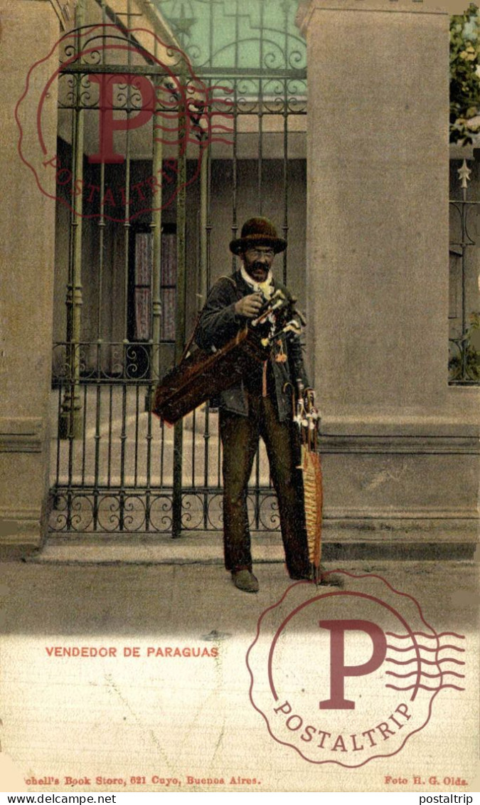 ARGENTINA. Vendedor de Paragüas. Foto H. G. Olds. PROFESIONES PROFFESIONS. (Dañada en la esquina inferior izquierda)