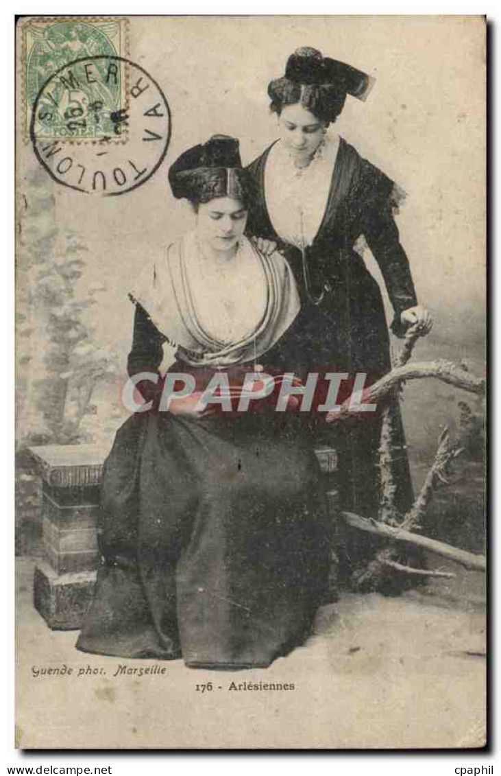 Arles - Arlesiennes -- CPA