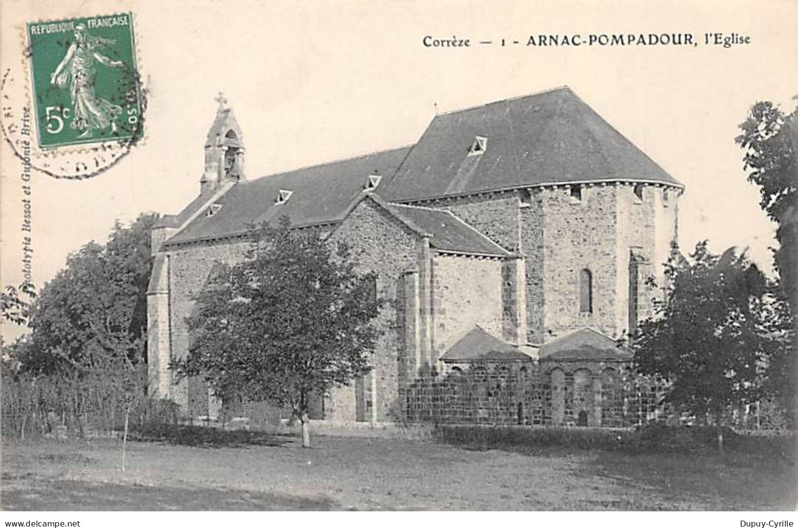 ARNAC POMPADOUR - L'Eglise - très bon état