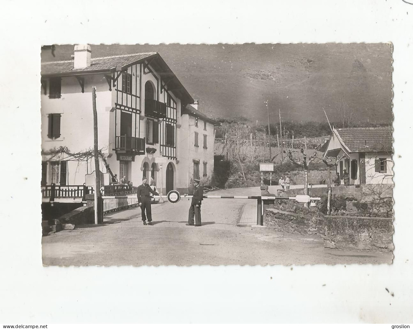 ARNEGUY 15 PUENTE INTERNACIONAL (DOUANIERS)