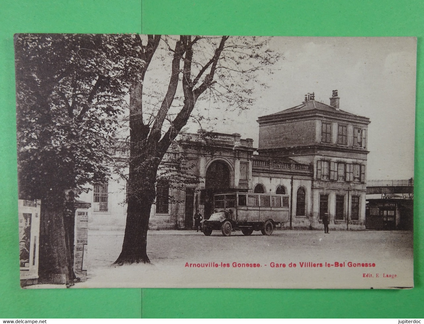 Arnouville-les-Gonesses Gare de Villers le-Bel Gonesse