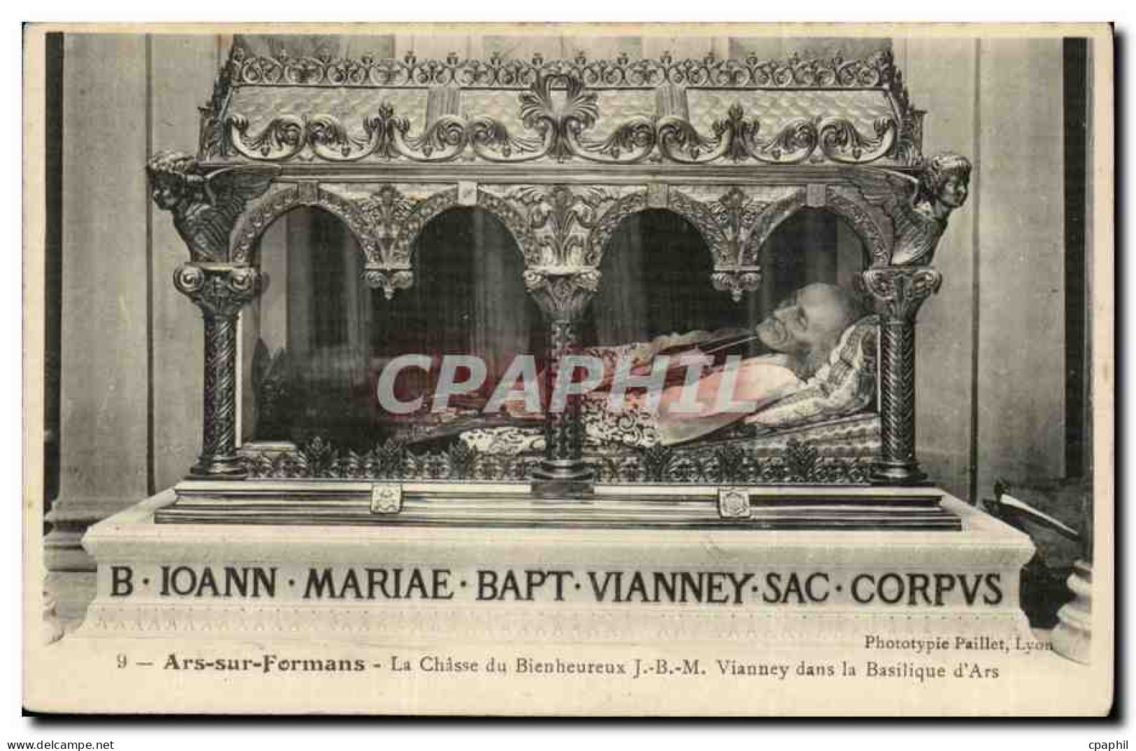Ars sur formans CPA La chasse du bienheureux par JBM Viauney dans la basilique d'ars
