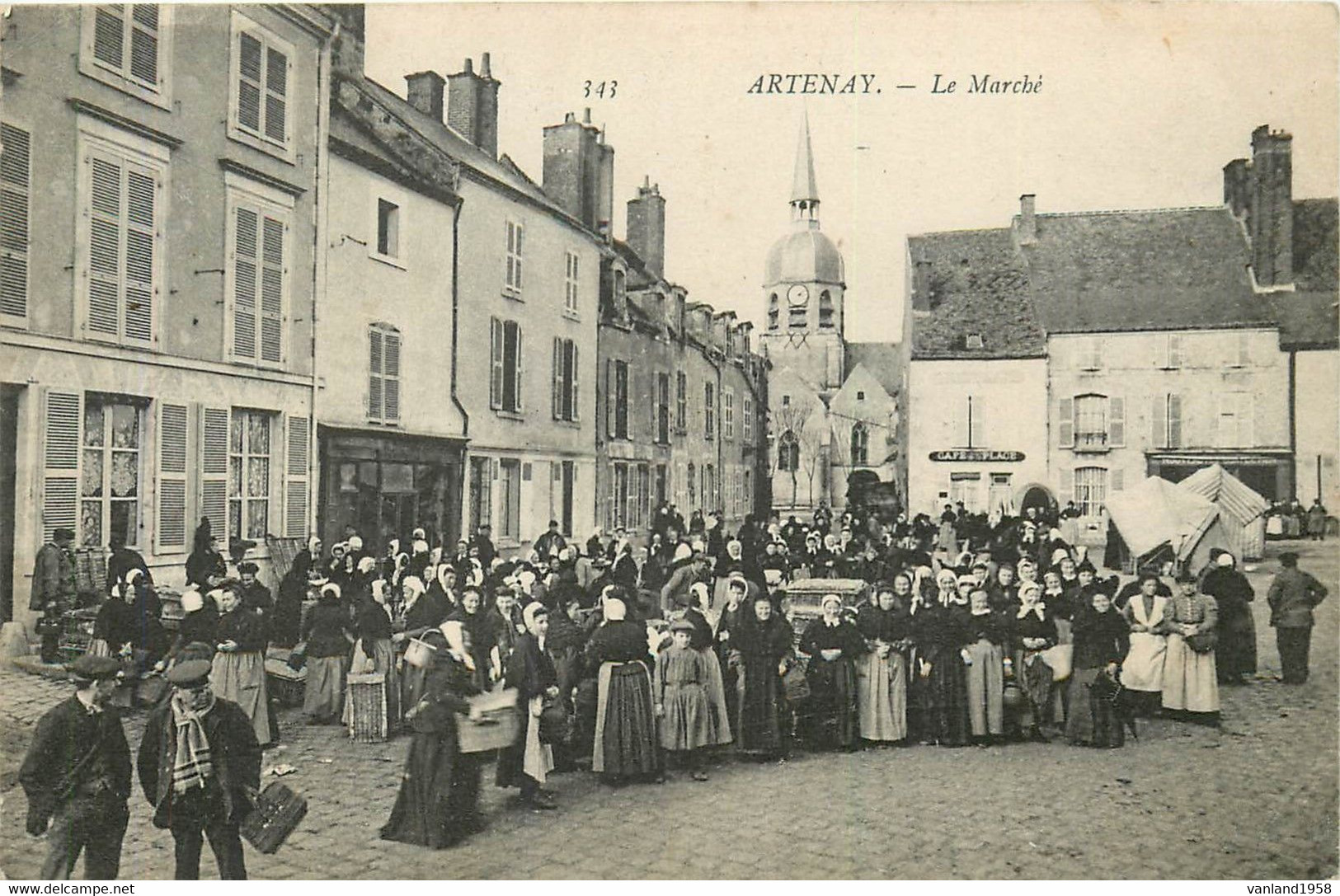 ARTENAY-le marché