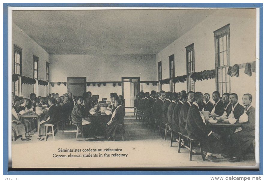 ASIE - COREE du Sud - Sérinaristes coréens au réfectoire