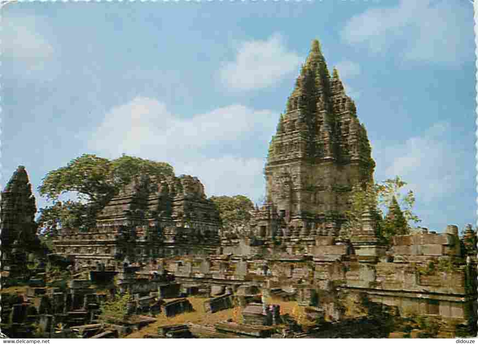 Asie - The 13 centuiry old Hindu temple at Prambanan Central Jawa - CPM - Voir Scans Recto-Verso