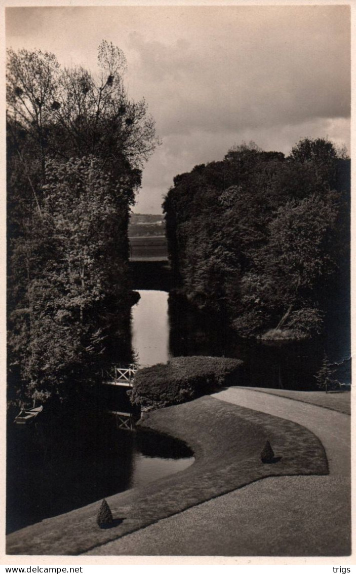 Asnières sur Oise (Château de Royaumont) - Vue prise du Château