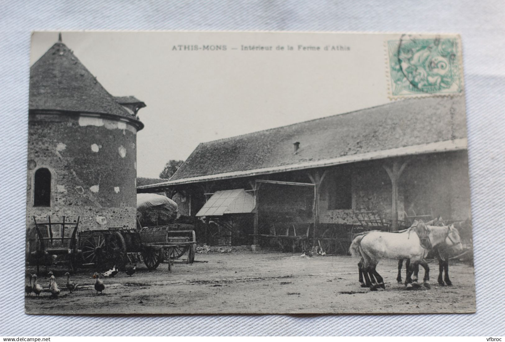 Athis Mons, intérieur de la ferme d'Athis, Essonne 91