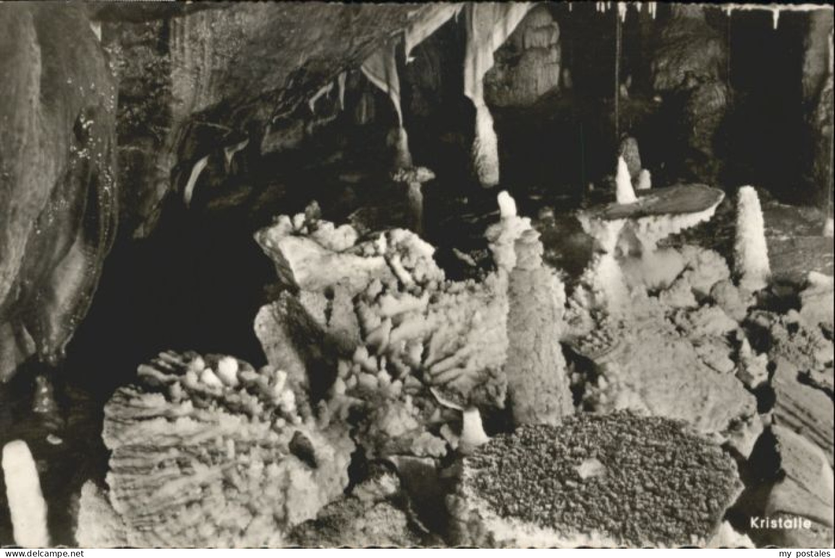 Attendorn Tropfsteinhoehle Kristalle