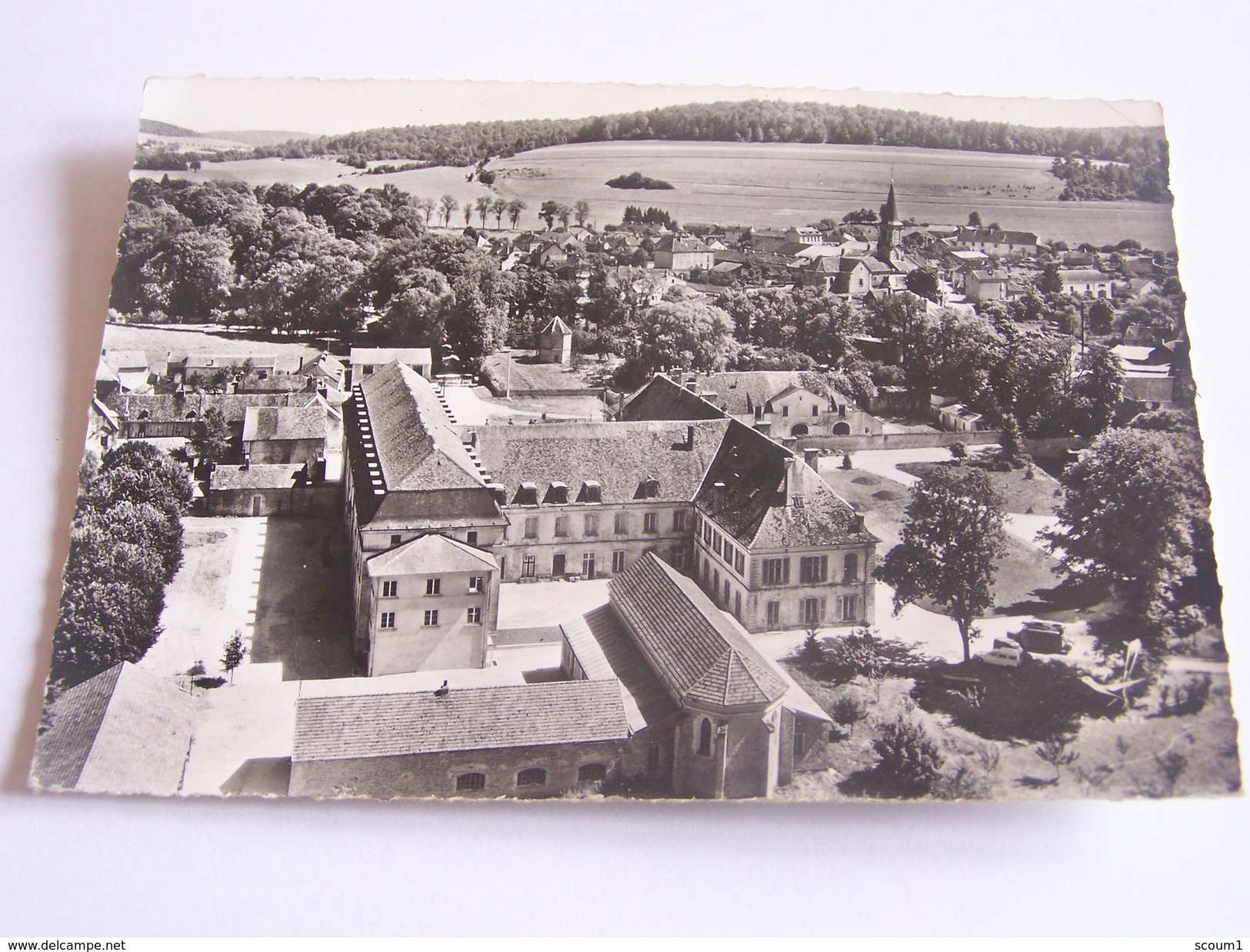 auberive - avion au dessus de auberive - photographie véritable