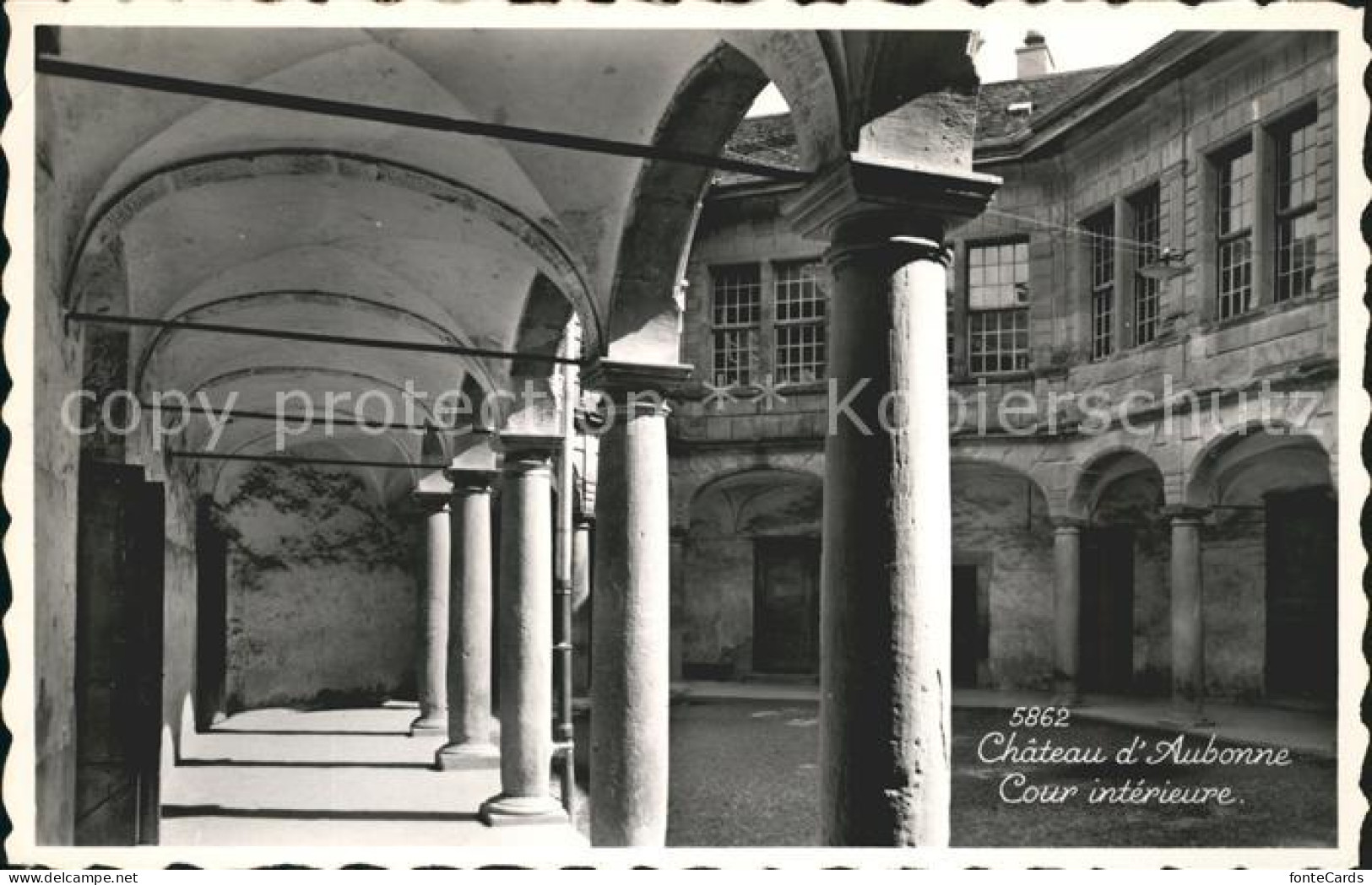 Aubonne VD Chateau Cour interieur
