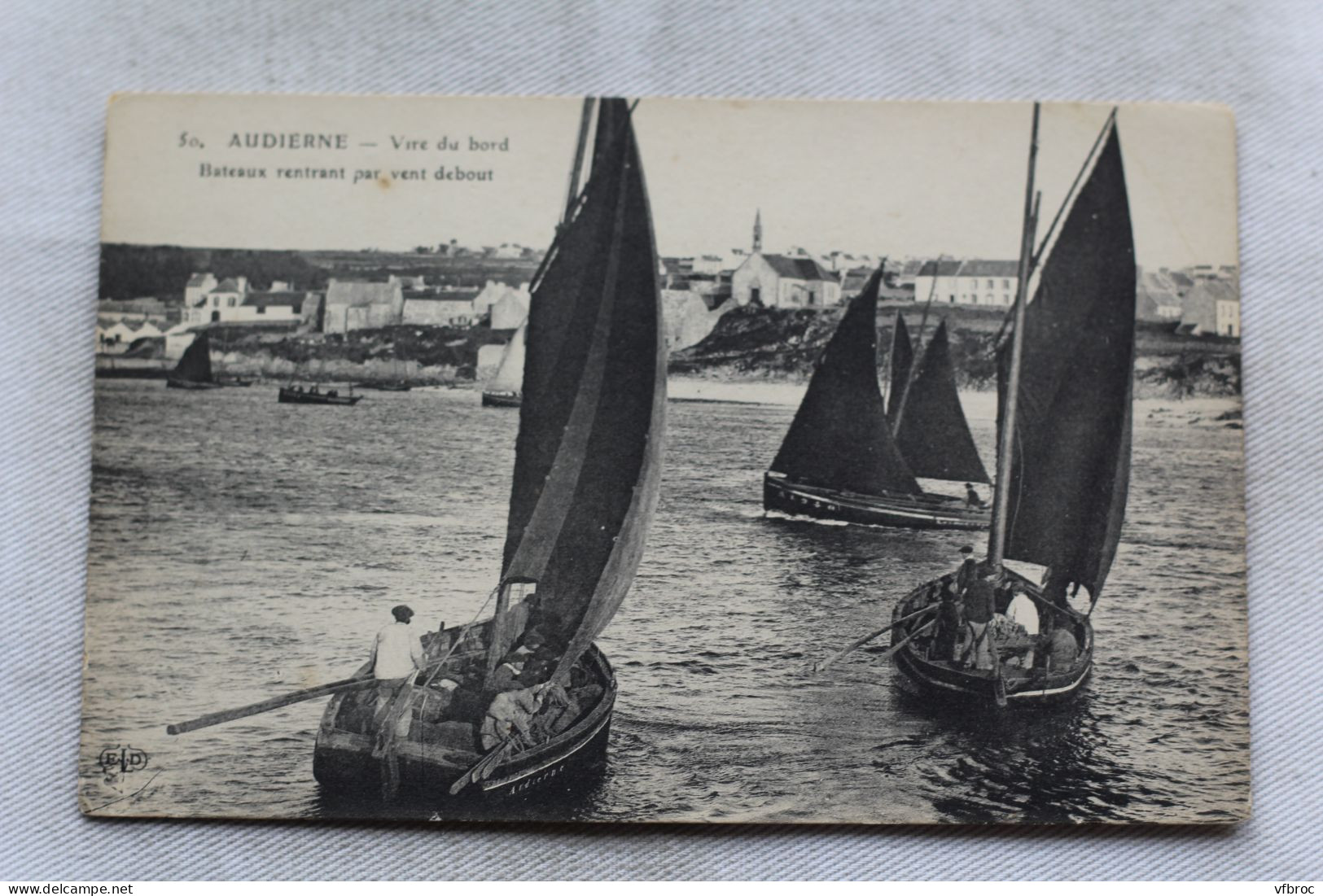 Audierne, bateaux rentrant par vent debout, Finistère 29