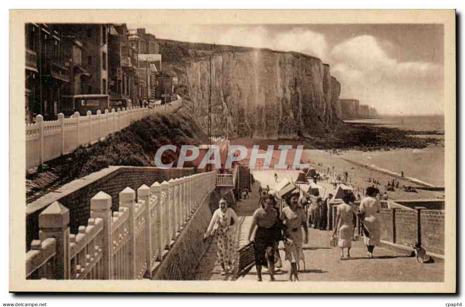 Ault - La Descente a la Plage - CPA