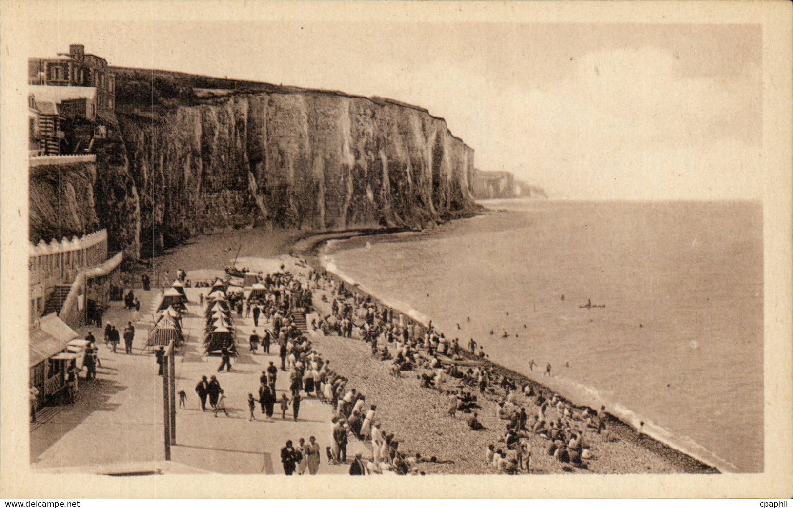 Ault - La Digue et La Plage - CPA