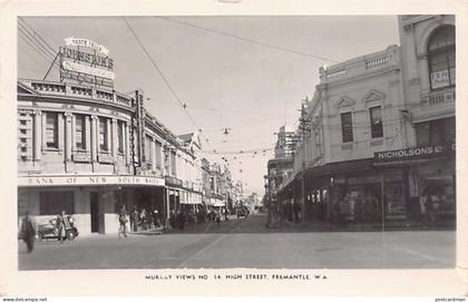 Australia - FREMANTLE (WA) High Street - Nicholson's Ltd. - Bank of N.S.W. - Johnston's - REAL PHOTO - Publ. Murray View