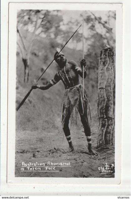 CP AUSTRALIE Australian Aboriginal A totem Pole