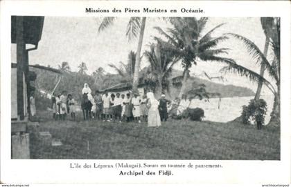 CPA Makogai Fidschi, Missions des Pères Maristes, Soeurs, Kindergruppe, Palmen