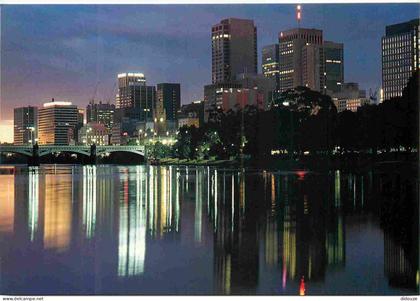 Carte Postale - Australie - Melbourne - Melbourne at dusk - immeubles architecture - CPM - Voir Scans Recto-Verso - Posc