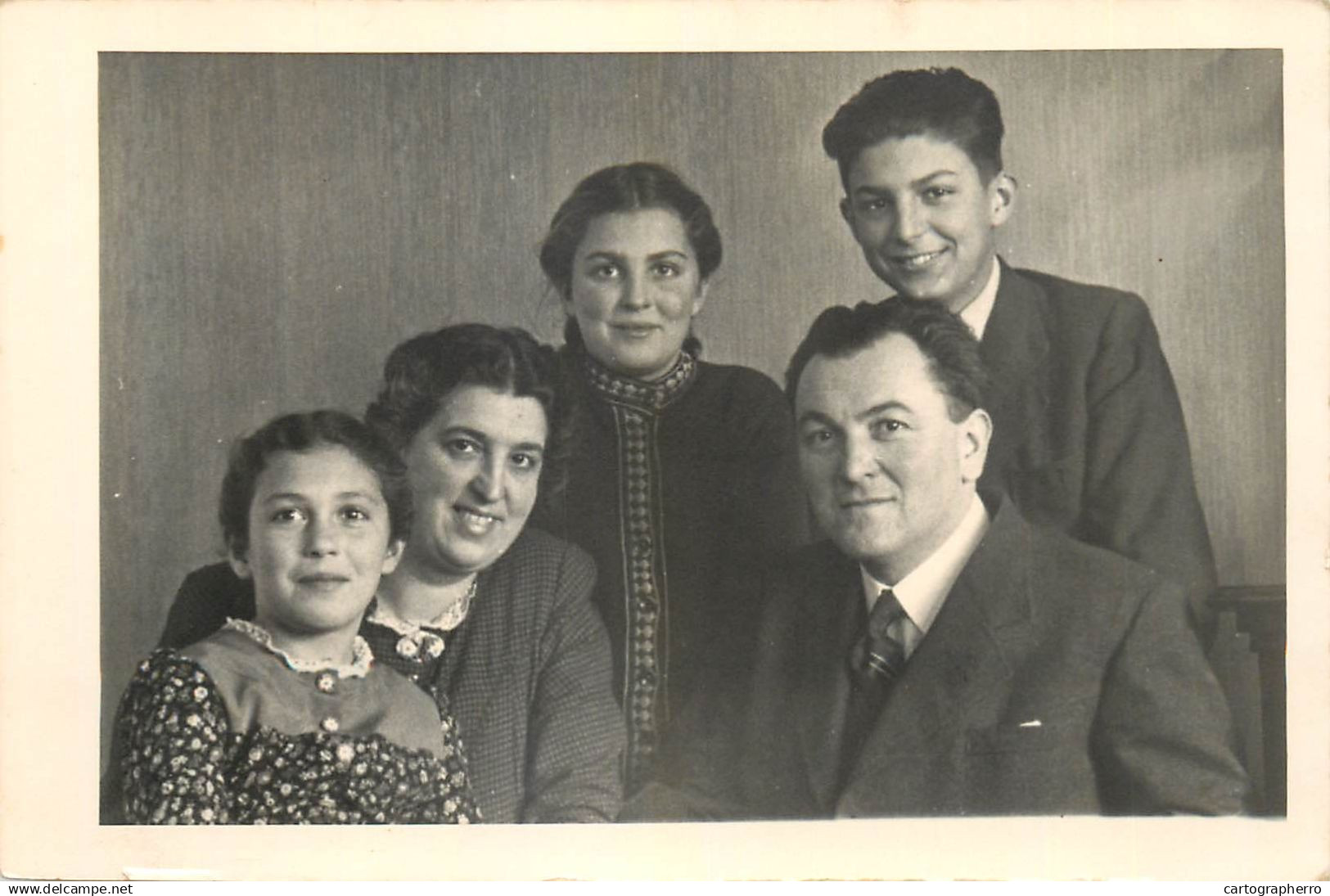 Austria foto-AK Lustenau family group souvenir photographic postcard 1946