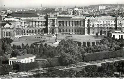 CPM Vienne heldenplaiz partie nouvelle du chateau imperial